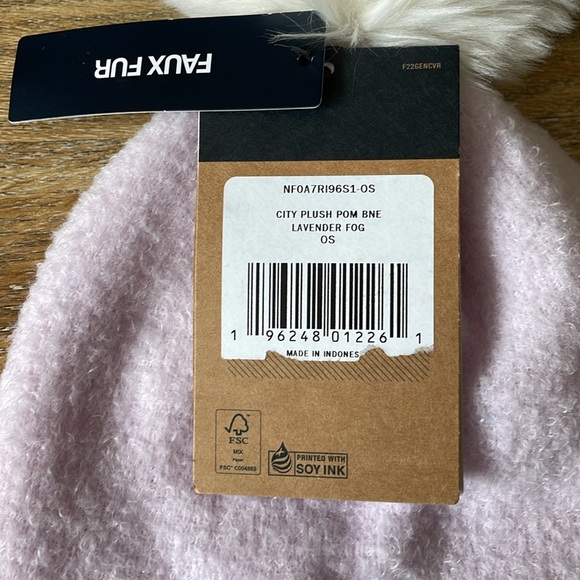 The North Face City Plush Pom Beanie in Lavender Fog NWT - Picture 6 of 11